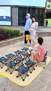 Folding Mini Stool #foldingstool #ministool #travelgear #reelsvideo #reelsviral #viralproducts #reels #trendingreel #gadgets | Savvy Offers