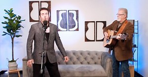 Aron Jones | 'Blue Christmas' (acoustic) - Video