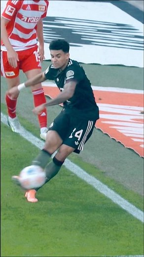 Slow motion takes this goal to another level. (If that’s even possible 😅)