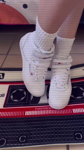 I finally have my classics!! ✨❤️‍🔥 #classics #reebok #80s #90s #retro #nostalgia #white #nostalgiacore #myself #90sgirl #follow