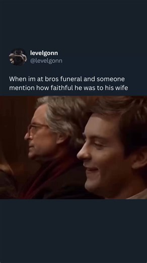 GONN on Instagram: "日本利用压电瓷砖将脚步转化为电能。这些瓷砖捕捉来自你脚步的动能。当你行走时，你的重量和动作会对瓷砖产生压力。瓷砖会轻微弯曲，从而产生机械应力。瓷砖内部的压电材料将这种应力转化为电能。每一步都会产生少量电荷，而数百万步结合在一起就能产生足够的电力来驱动LED 灯、数字显示屏和传感器。在像涩谷车站这样繁忙的地方，每天大约有 240万个脚步为这一系统作出贡献。这些电能可以被储存或立即使用，从而减少对传统电力来源的依赖，并支持可持续的城市基础设施。这种方法将日常运动转化为实用的可再生能源＃日本#知识＃事实#你知道吗＃推荐 #科技 #创新 #历史 #技术#实验#热门日本利用压电瓷砖将脚步转化为电能。这些瓷砖捕捉来自你脚步的动能。当你行走时，你的重量和动作会对瓷砖产生压力。瓷砖会轻微弯曲，从而产生机械应力。瓷砖内部的压电材料将这种应力转化为电能。每一步都会产生少量电荷，而数百万步结合在一起就能产生足够的电力来驱动LED 灯、数字显示屏和传感器。在像涩谷车站这样繁忙的地方，每天大约有240万个脚步为这一系统作出贡献。这些电能可以被储存或立即使用，从而减少对传统