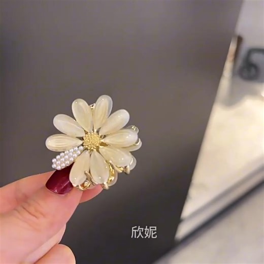 68 reactions · 14 comments | 퐊퐞̣퐩 퐭퐨́퐜 퐋퐮퐧퐚퐫 https://www.chanhxa.vn/products/kep-toc-lunar Freeship toàn quốc khi mua 2 sản phẩm trở lên, TẶNG 01 sản phẩm khi mua 4 sản phẩm. Giá SỈ được áp dụng khi mua 10 sản phẩm trở lên ----- CHANH XẢ ACCESSORIES https://www.chanhxa.vn/ #khuyentai #vongco #lactay #nhan #keptoc | Chanh Xả Accessories | Facebook