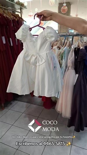 ✨ Dulzura y elegancia para las más pequeñas ✨ Nuestros vestidos de niña en color blanco son perfectos para bautizos, cumpleaños, sesiones de fotos o cualquier ocasión especial 🤍👧 Diseños hermosos, cómodos y llenos de encanto para que tu princesa luzca como un sueño. 📦 Hacemos envíos a toda Guatemala 📲 Escríbenos por WhatsApp: 4465-5815 #VestidosDeNiña #VestidosBlancos #ModaInfantil #VestidosElegantes #Princesa