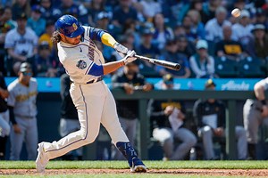 Good vibes for Mariners, who ride a walk-off homer by Eugenio Suárez to top Bucs