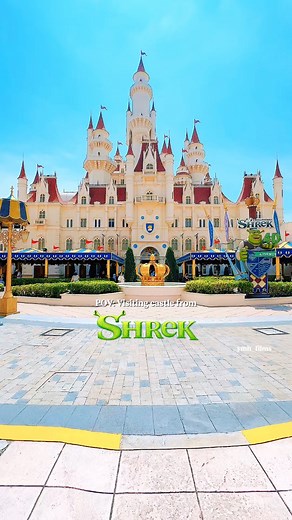 Somebody Once told me.. Shrek live in Singapore #UniversalStudios #shrek | YmhFilms