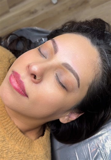 Soft brows are IN right now!! SERVICE: Nano Brows LOCATION: Phoenix AZ 📍 LASTS: 3 years 🍒 Payment plans available ($50 per month) DM to schedule or use booking link located In bio #nanobrows #azbrows #phoenixbrows