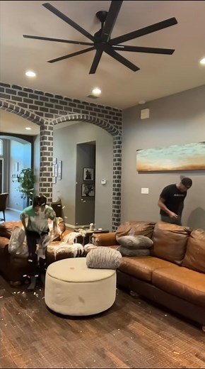 Swinging in hot ❤️‍🔥 #coupleprank #reels #pranks #bestpranks #coupelgoals #couplepranks | Lindy and Jlo