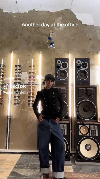 A Day in the Office: Daily Work Routine Insights