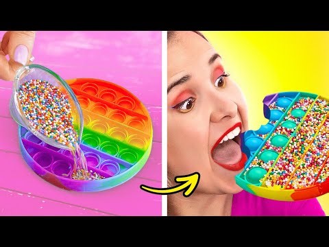 驚きの食べ物チャレンジ 😍 奇妙な方法で食べ物をこっそり持ち込む 😱 123 GO!によるクールな食べ物DIYハック