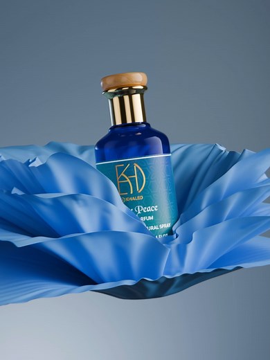 Back again with another one ✨ Short perfume 3D Product animation for a perfume brand. Your products don't just need to be good - they need to look good. Let's create something stunning for your product, DM now! #animation #rendering #advertising