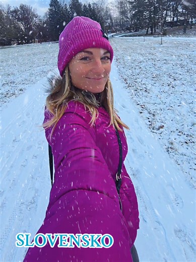 good morning #slovakia #slovensko #slovenkanacestach #slovenka #travelgirl #travelgirl #slovakia_tiktokers #snow #winter #wintermagic