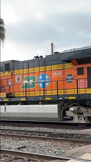 BNSF 25th Anniversary Locomotive trails on a BNSF Intermodal at Santa Fe Springs
