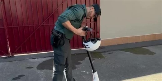 La Guardia Civil se pone seria con los patinetes eléctricos y da 8 consejos con el apoyo de la DGT