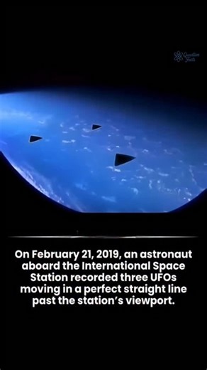 Quantum on Instagram: "DOES LOOKING AT SOMETHING... CHANGE REALITY?! 🤯 ​ ​This sounds like science fiction, but it's one of the strangest facts of our universe. ​In the bizarre world of quantum physics, tiny particles act completely differently when no one is "watching." They exist in a blurry "cloud" of all possible places at once (called a wave). ​But the moment scientists try to measure them... BAM! 💥 ​The particle instantly "chooses" a single spot to exist, just like a normal object. ​But 