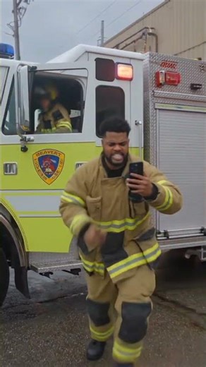 fireman abandons job cause he needs to play games😂