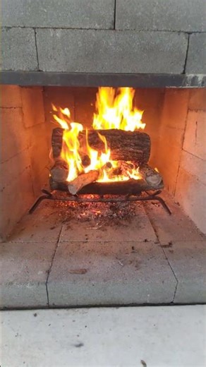 This dry stack fireplace has treated us well ‪@uncledavesfrontier6846‬
