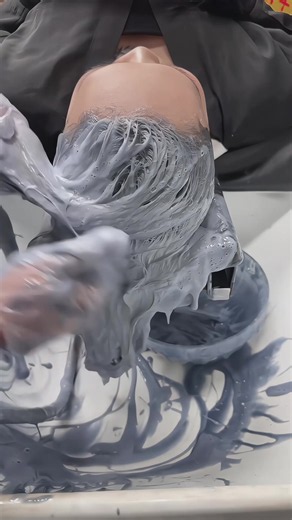 Blue-Grey Hair Color Methods for Men: Shampoo Ratio Guide