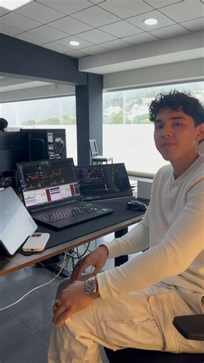 Live Day Trading With Marcelo! Check out the YouTube Linkinbio to tune in for free to our next livestream. We live stream each and every weekday morning starting at 9:15 AM for at least one hour. 📈🔥🏆