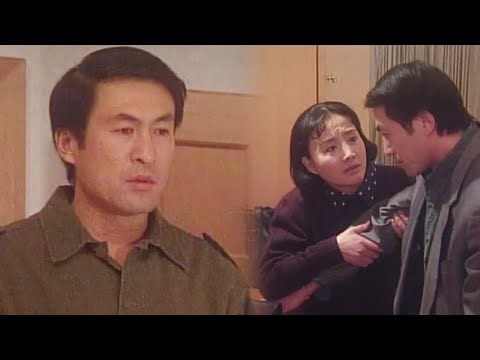 丈夫為了情人坐牢，怎料出獄後只有妻子不離不棄，丈夫徹底後悔了！#出軌 #狗血#伦理