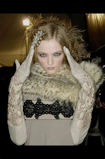 Vlada Roslyakova (real name Elena Roslyakova) is a Russian supermodel, born in Omsk on July 8, 1987, known for her doll-like appearance and international career, which began in 2001 with work in Tokyo, Paris and New York, where she participated in the shows of Versace, Calvin Klein, Gucci and became the face of Swarovski, and since 2014 she has also tried herself in an acting career, lives and works in the USA, is married. #fyp #рекомендации #vladaroslyakova