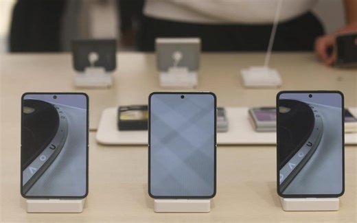 Huawei reveals a wide-ass 16:10 foldable with a DeepSeek-powered AI assistant