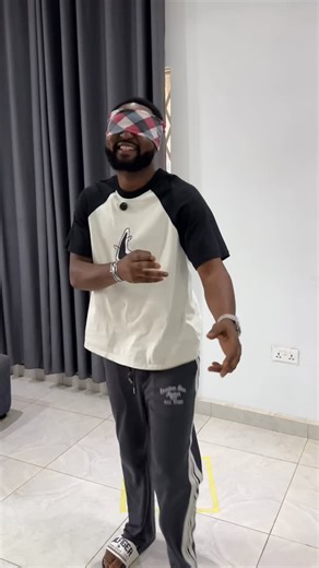 Three Of A Kind 🥂 on Instagram: "We tried this blindfold challenge. Who did better? 😂"