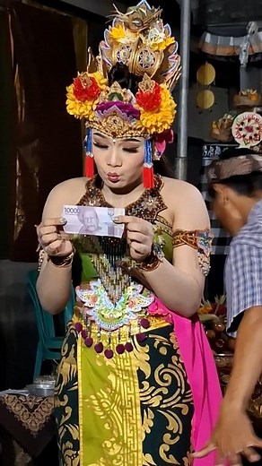 11K views · 121 reactions | Saweran dapat BONUS KETEK藍藍藍 #jogedviral #viral #penariviral #hiburan #budaya #jogedbumbung #fyp #gadisbali #jogedbuleleng #sorotan #pengikut | Kadek Joged Bali | Facebook