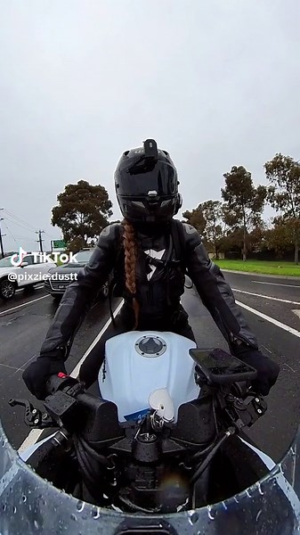 Helmet Wiper for Rainy Day Solutions