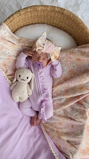 Who’s having an October or November baby?! 🥰🥹 how perfect is this combo for your announcement! #fyp #babyannouncement #itsagirl #sheshere #babyannouncementideas #newbornscrunch