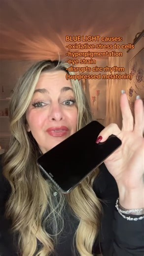 Cristina Muise on Instagram: "Comment LINK and i’ll send you like link to the red light converter screen protector for harmful blue light❤️💙❤️💙#redlighttherapy #bluelight #bluelightblockers"