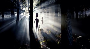 Kosmiczne inspiracje. Obserwacje UFO i teorie spiskowe