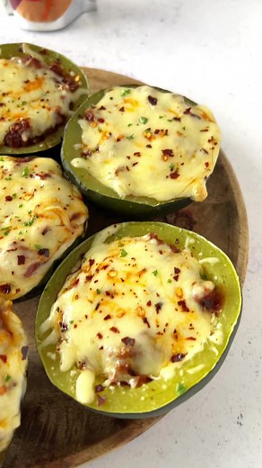 Here with another easy and quick dinner idea😋Stuffed Gem squash.Get the recipe below😉😉 GET THE RECIPE IN THE COMMENT SECTION | Meals With Mash