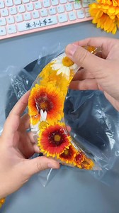 13K views · 22 reactions | Title: Moon Shape Resin Floral Art Hashtags: #ResinArt #MoonCraft #FloralResin #DIYResin #MoonDecor #HandmadeArt #ResinDesign #CraftLovers #EpoxyCreations | paper craft | Facebook