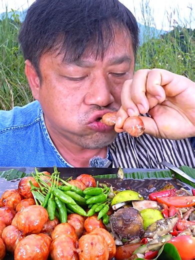You’ve Never Seen a Salad This Spicy! 🔥 Cucumber, Crab Paste & Fermented Fish Challenge! #fblifestyle #MukbangShow #SpicyChallenge #FoodieReel #AsianFoodLovers | มูบังโชว์