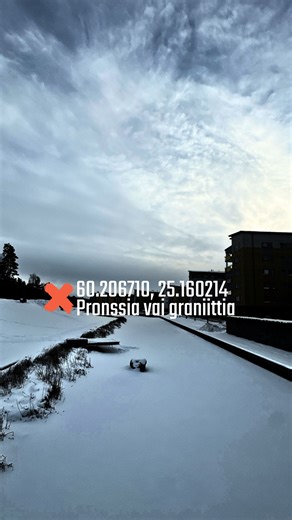 Helsingin Uutelassa ei tiedäkään, mikä siirtolohkare on oikea ja mikä ei! Ei vaan, oikeasti kyse on taideteoksesta, josta voi todella yllättyä. Onko joku teistä vahingossa törmännyt näihin? #helsinki #kotiseutumatkailu #löytöretki #julkinentaide #uutela | Cityspotting