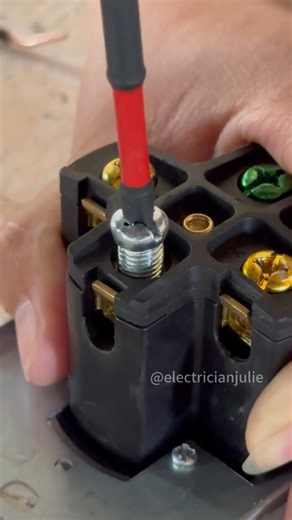 Super easy-to-use electrician screwdriver head #Screwdriverbits #tiktokshopspringglowup #sparky | Electrician Julie