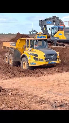 Volvo A306D Dump Truck in Action on Construction Site