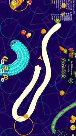 Normal Worm and King Worm Defeated 😱🔥 two Insane Clutch in WormMate 🐍👑 #wormmate #shorts #viral