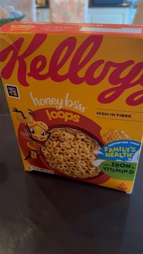 munching kelloggs honey bee loops #asmr #mukbang