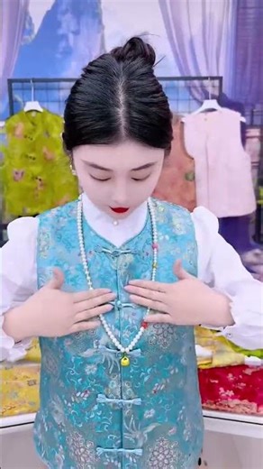 Women Cozy Winter Fashion Shorts | Knitted Tassel Sweater Styling | Color Block Outfit Ideas