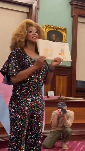 I was asked to be a part of this year’s program and what an awesome event it was . We took time to reflect on our trans brothers and sisters we’ve lost and also honored a few individuals in the community for their good deeds . For my performance I wanted to inspire the audience to be the change they want to to see so I read Say Something by Peter H Reynolds . #translivesmatters @ @erikbottchercitycouncil @nycpublicadvocate @kimwatson @orchardbooks | HARMONICA SUNBEAM