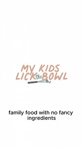 BABY SMASH CAKE A refined sugar free banana cake with greek yoghurt frosting that is perfect for guests and your little one! For the the full recipe, follow my link here: https://mykidslickthebowl.com/healthy-kids-birthday-cake/ #kidsfood #foodblogger #foodblog #mykidslickthebowl #smashcake #oneyearold #babybirthday #birthdaycake | My kids lick the bowl
