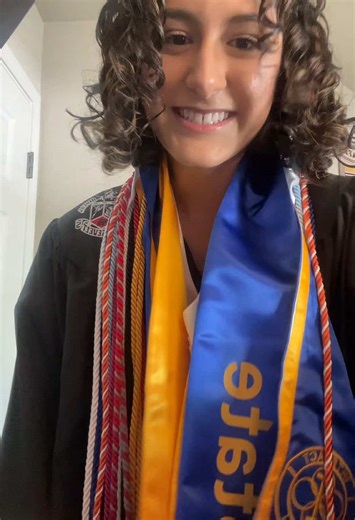 Celebrating Graduation: Colors and Achievements!