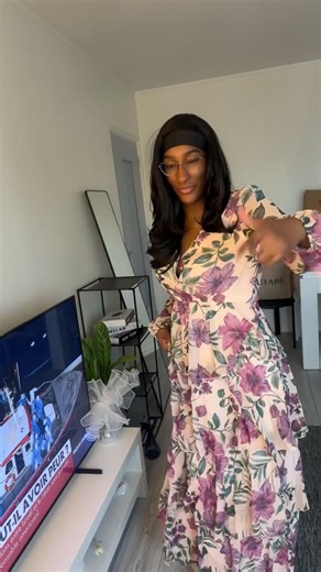 Robe à col croisé élégant, manches lanterne, ceinturée, à multiples couches, imprimé floral, tenue de vacances printemps et automne, mode quotidienne 👇🏻🛍️🛒🙏🥰🫶❤️#robe #outfit #robeete #vacances #tiktokshop
