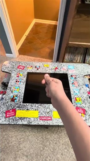 Opening a 2019 1up capcom street fighter arcade machine