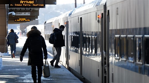 NY senator pitches tax bill to save commuters money. How it works