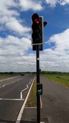 Arlesey: Bowskill Way, PEEK TLED Traffic Lights Toucan Crossing