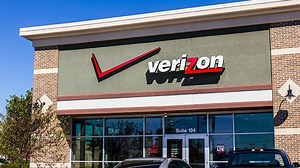 Verizon Increases Fees in Stores, Reduces Them Online