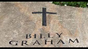 Franklin Graham shares photo of Rev. Billy Graham’s grave marker
