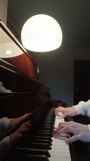 howls moving castle 🏰 #piano #howlsmovingcastle #song #calmmusic